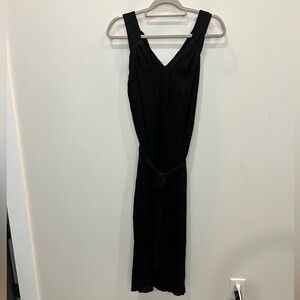 Elie Tahari Sleeveless V-Neck Pleated Dress with Tie Belt Women’s Size Small